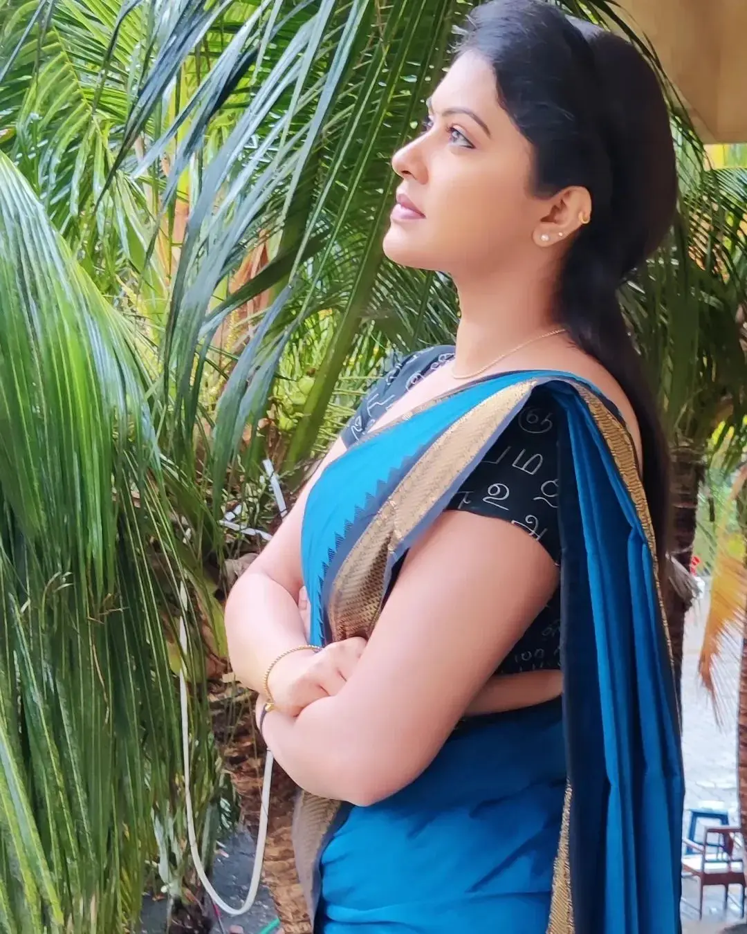 Tamil TV Actress Rachitha Mahalakshmi Photos In Blue Saree Blouse